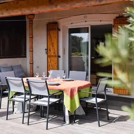 Villa Climatisee 3 Avec Terrasse Vue A Saint Pierre La - Fr-1-409-188